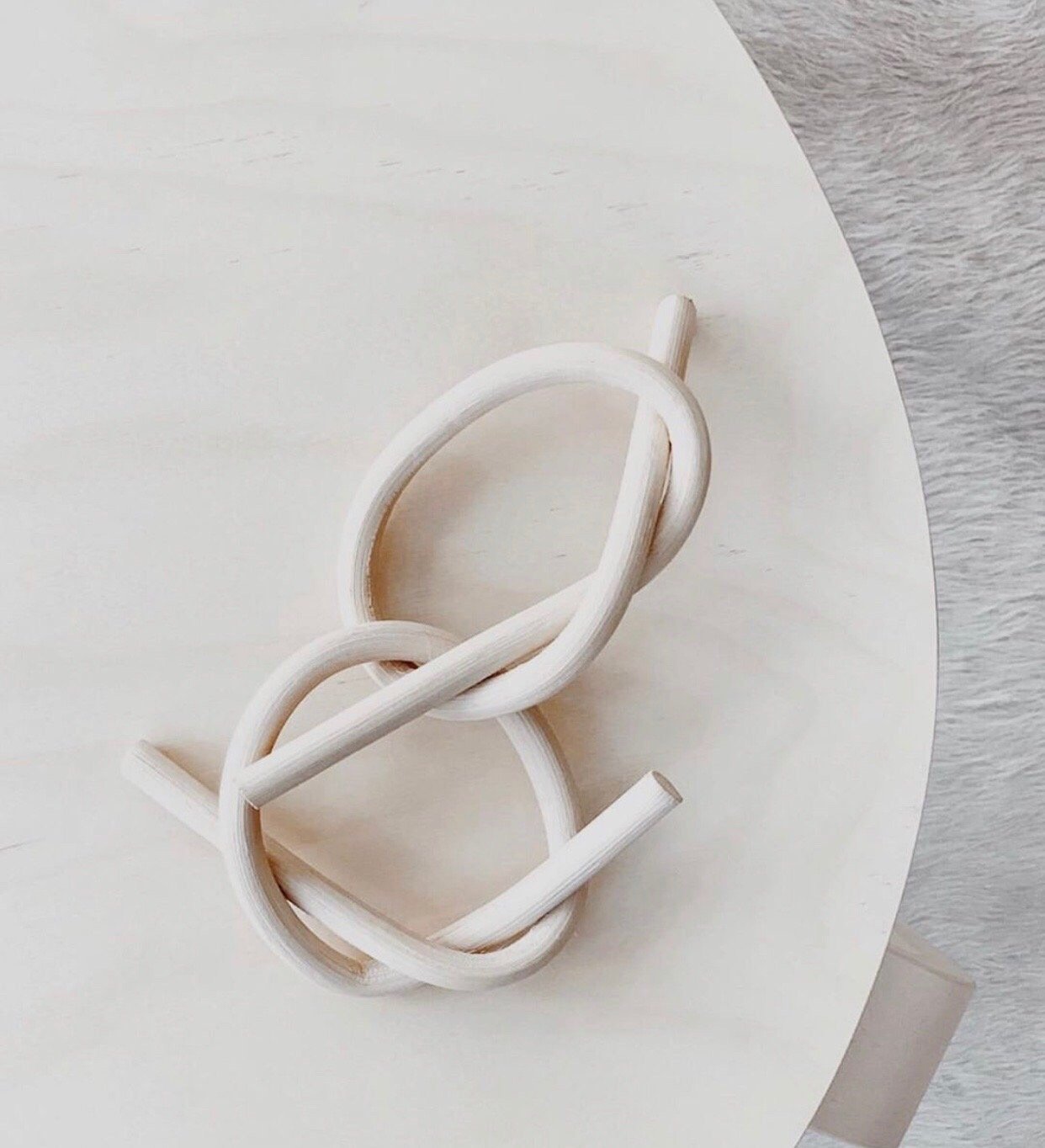 Table Knot - Katie Gong
